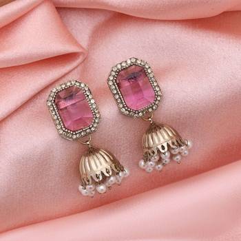 Magenta color fashion earrings 2