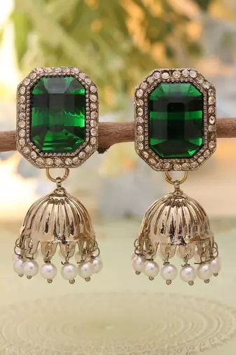Green color fashion earrings