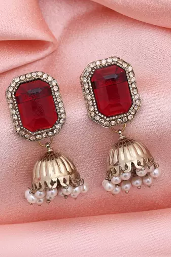 Maroon color fashion earrings