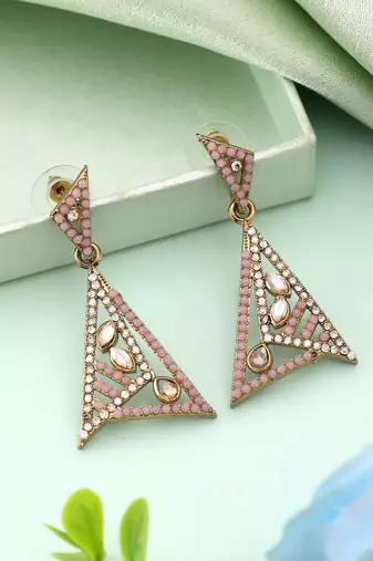 Pink color fashion earrings