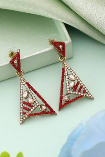 Red color fashion earrings