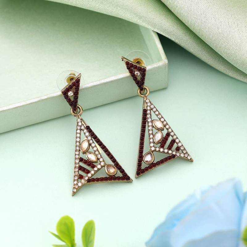 Maroon color fashion earrings