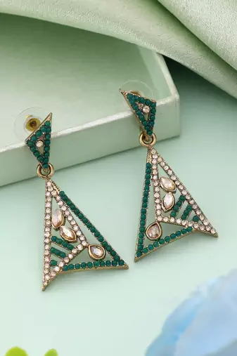 Green color fashion earrings