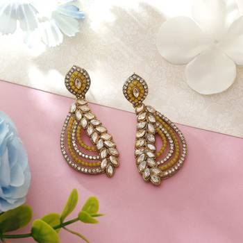 Yellow color fashion earrings 2