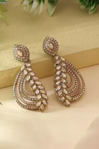 Pink color fashion earrings