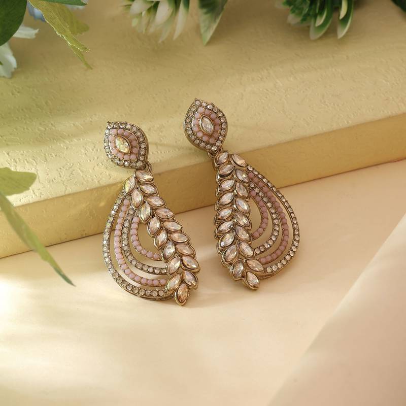 Pink color fashion earrings