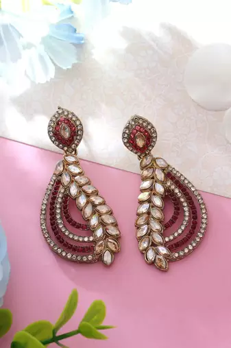 Magenta color fashion earrings