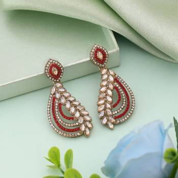 Red color fashion earrings 1