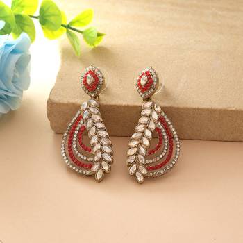 Red color fashion earrings 2
