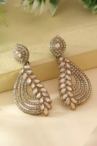 Gold color fashion earrings