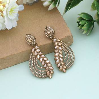 Gold color fashion earrings 2