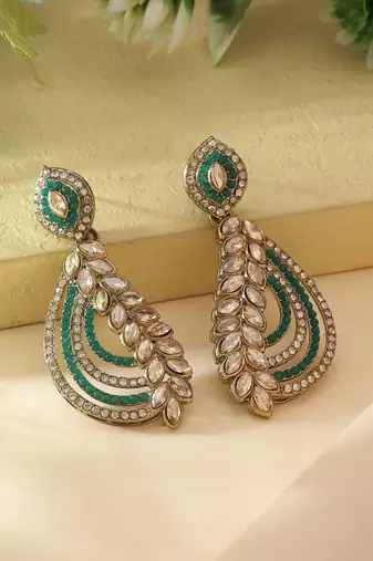 Green color fashion earrings