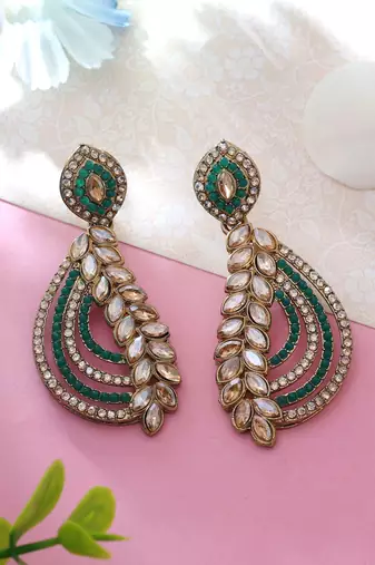 Green color fashion earrings