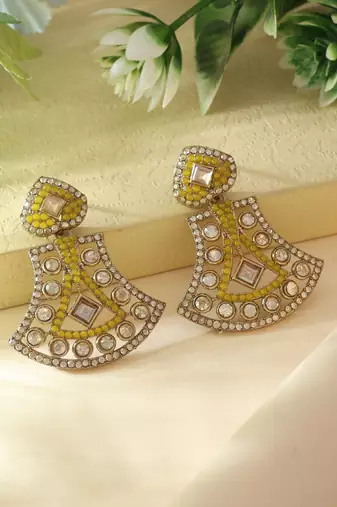 Yellow color fashion earrings