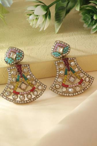 Multi color fashion earrings