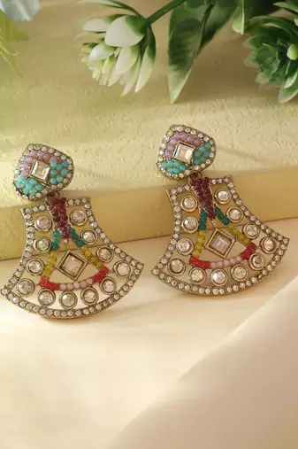 Multi color fashion earrings