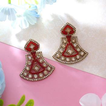 Red color fashion earrings 2