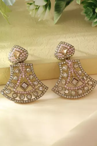 Pink color fashion earrings
