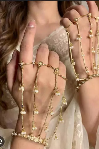 Beautiful bridal haathphool set