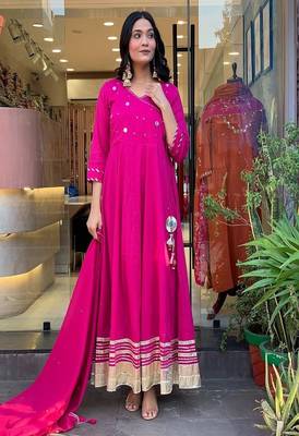 Floral embroidered v neck  cotton kurta trosuer & dupatta set 1