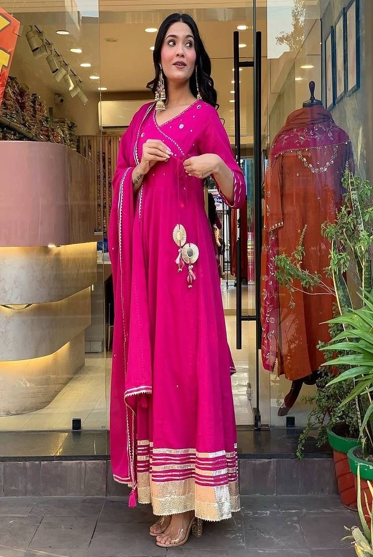 Floral embroidered v neck pure cotton kurta trosuer & dupatta set