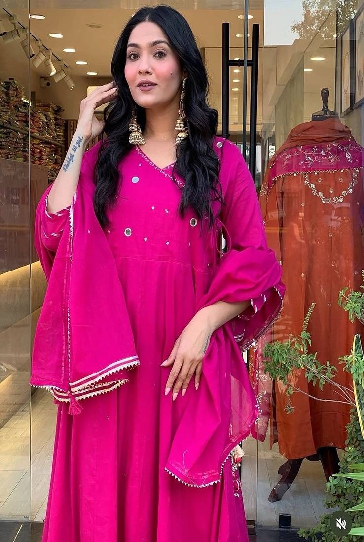 Floral embroidered v neck pure cotton kurta trosuer & dupatta set