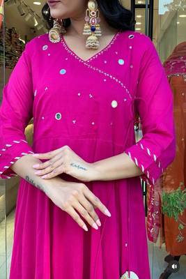 Floral embroidered v neck  cotton kurta trosuer & dupatta set 4