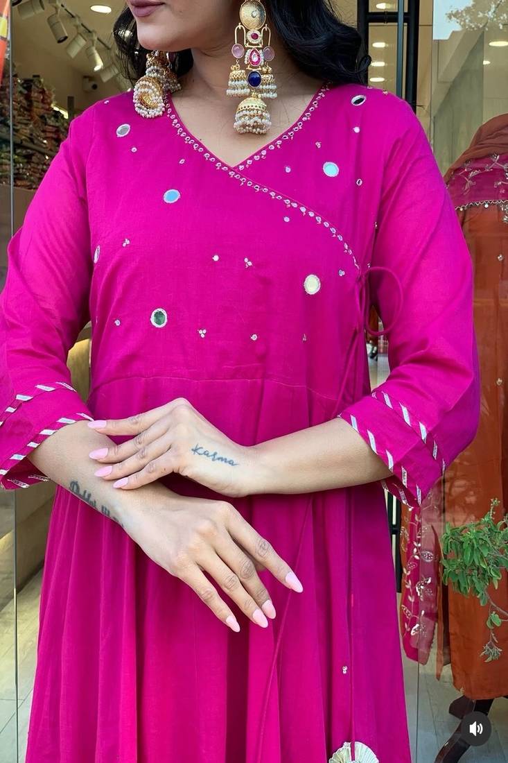 Floral embroidered v neck pure cotton kurta trosuer & dupatta set