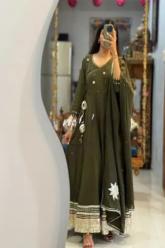 Floral embroidered v neck pure cotton kurta trosuer & dupatta set