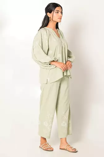 Sydney set green embroidered linen coord set