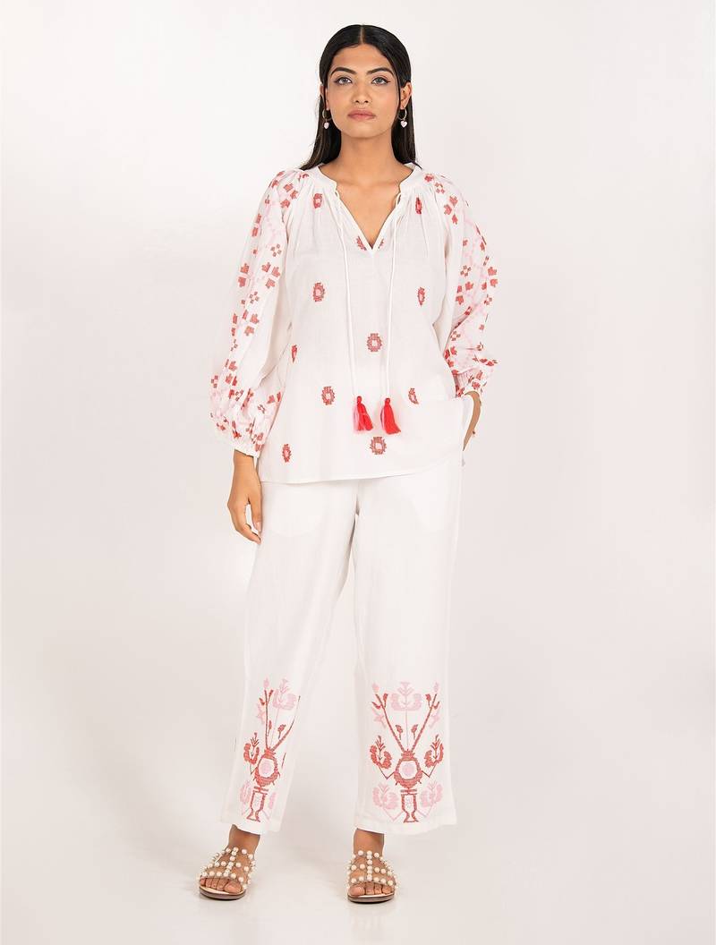 Barcelona set offwhite embroidered linen coord set