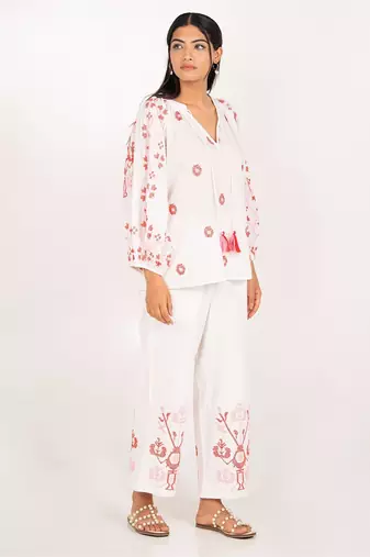 Barcelona set offwhite embroidered linen coord set