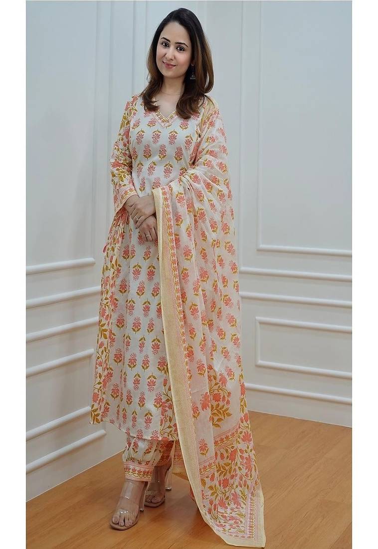 Floral embroidered v neck pure cotton kurta trosuer & dupatta set