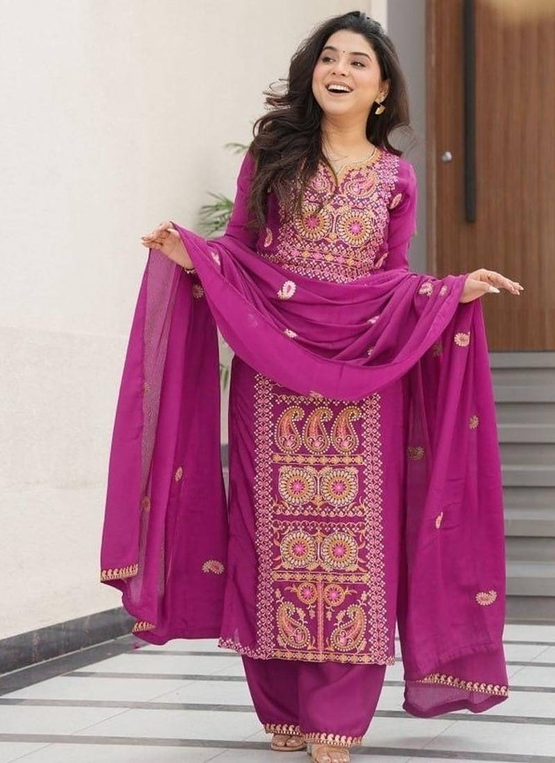 Floral embroidered round neck crepe kurta trosuer & dupatta set