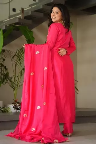 Floral embroidered round neck crepe kurta trosuer & dupatta set