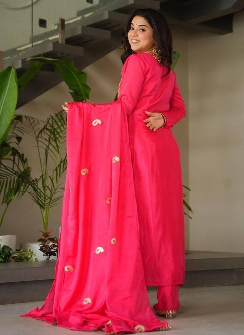 Floral embroidered round neck crepe kurta trosuer & dupatta set