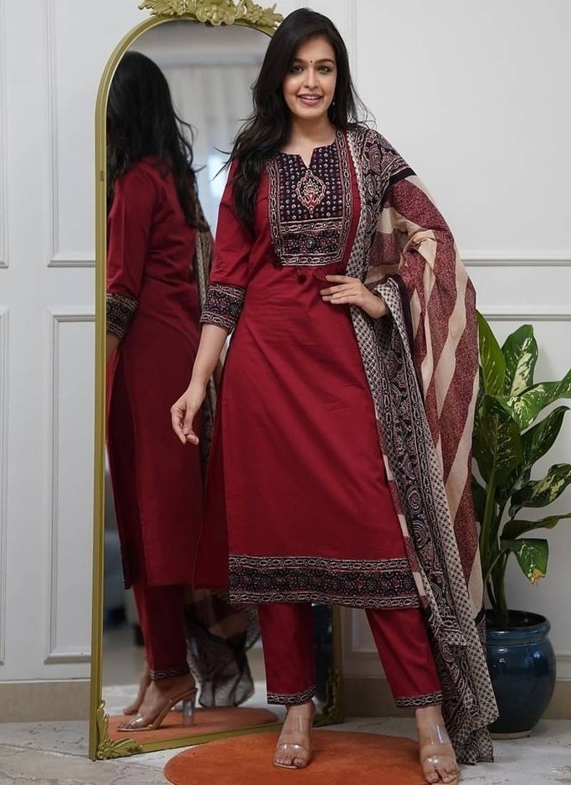 Floral embroidered round neck pure cotton kurta trosuer & dupatta set
