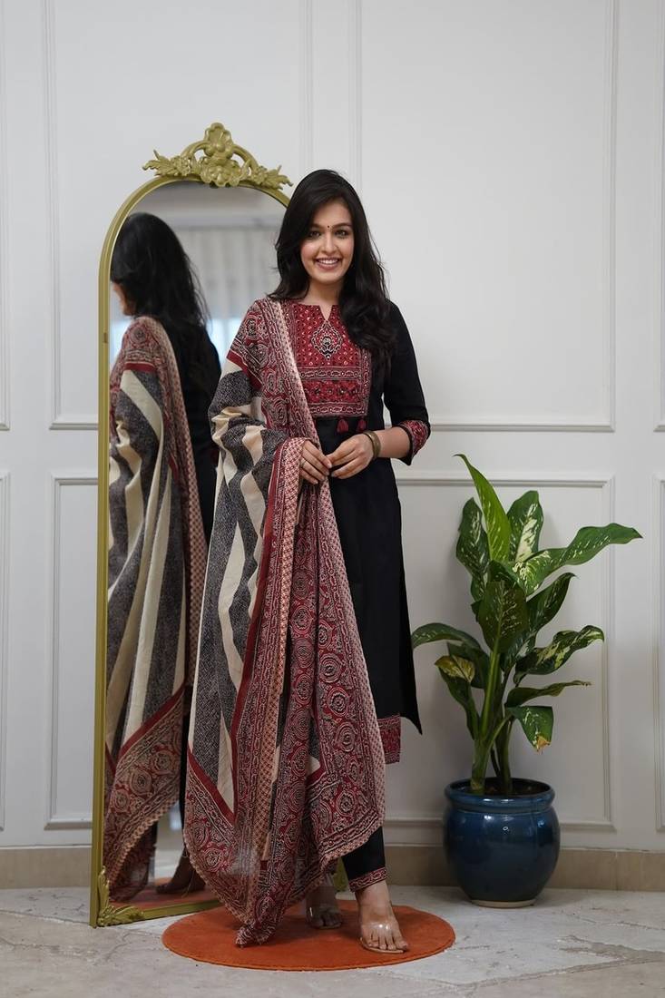 Floral embroidered round neck pure cotton kurta trosuer & dupatta set