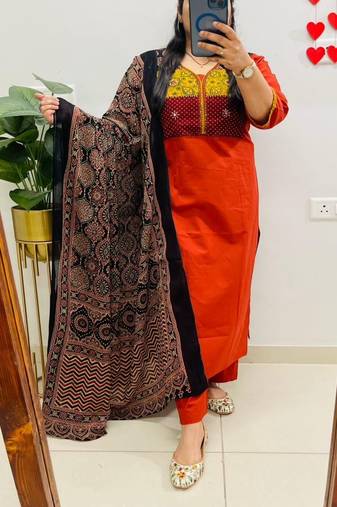 Floral embroidered v neck pure cotton kurta trosuer & dupatta set