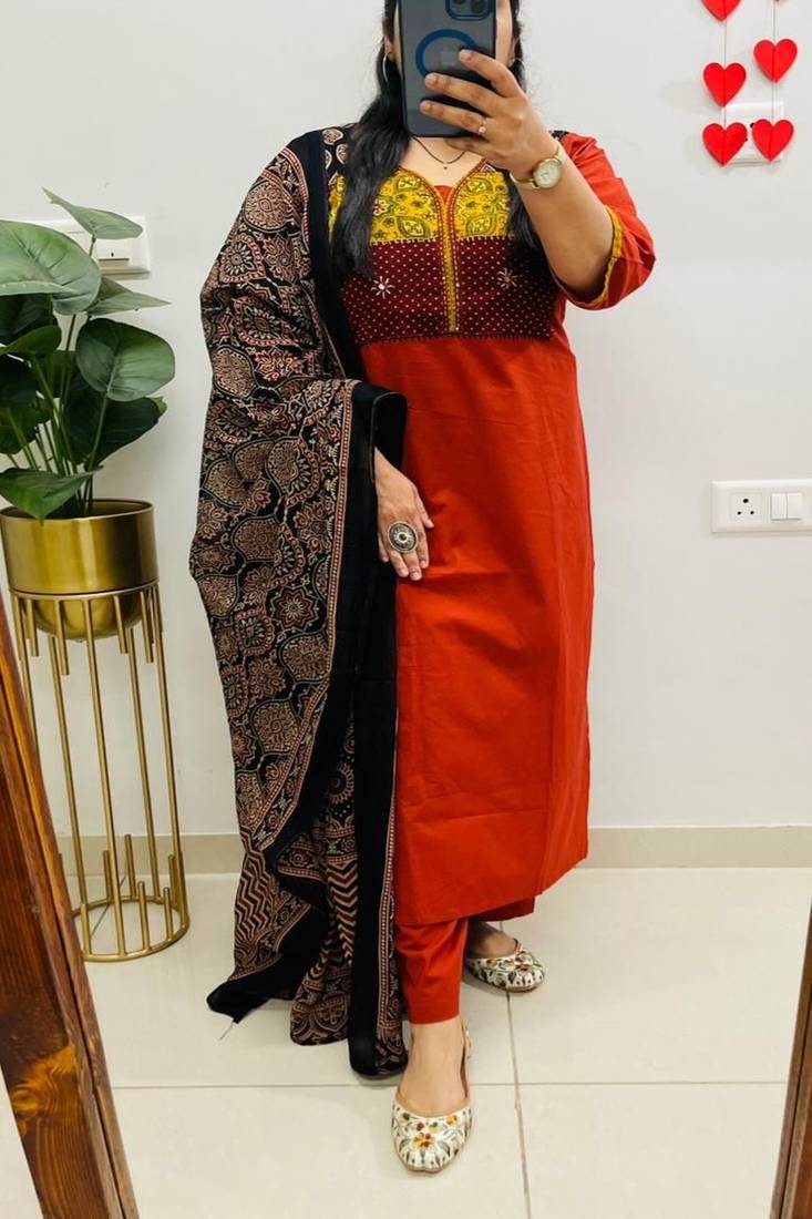 Floral embroidered v neck pure cotton kurta trosuer & dupatta set