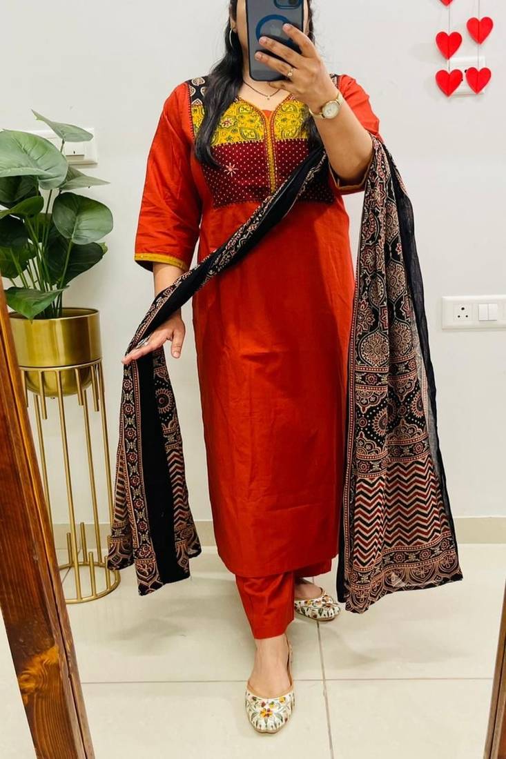 Floral embroidered v neck pure cotton kurta trosuer & dupatta set