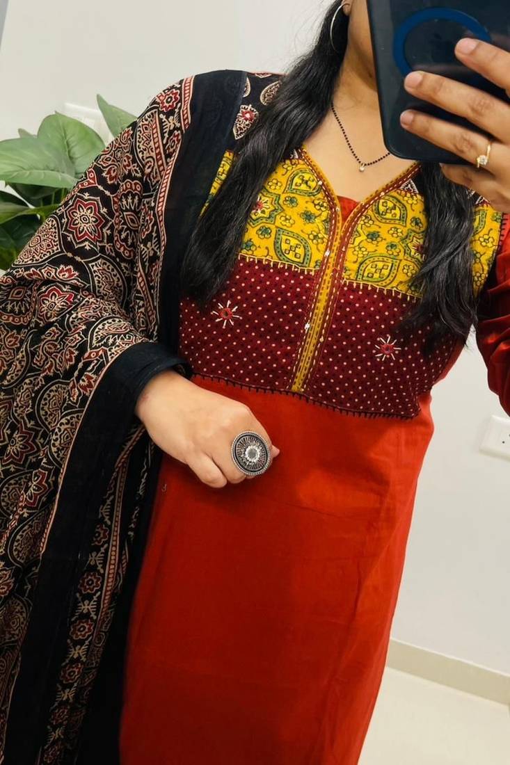 Floral embroidered v neck pure cotton kurta trosuer & dupatta set