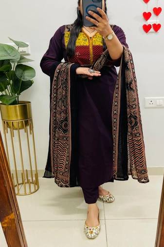 Floral embroidered v neck pure cotton kurta trosuer & dupatta set