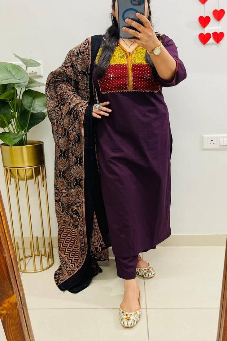 Floral embroidered v neck pure cotton kurta trosuer & dupatta set