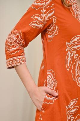 Floral printed v neck  cotton kurta trosuer & dupatta set 3