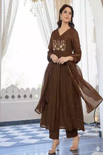 Floral embroidered v neck pure cotton kurta trosuer & dupatta set