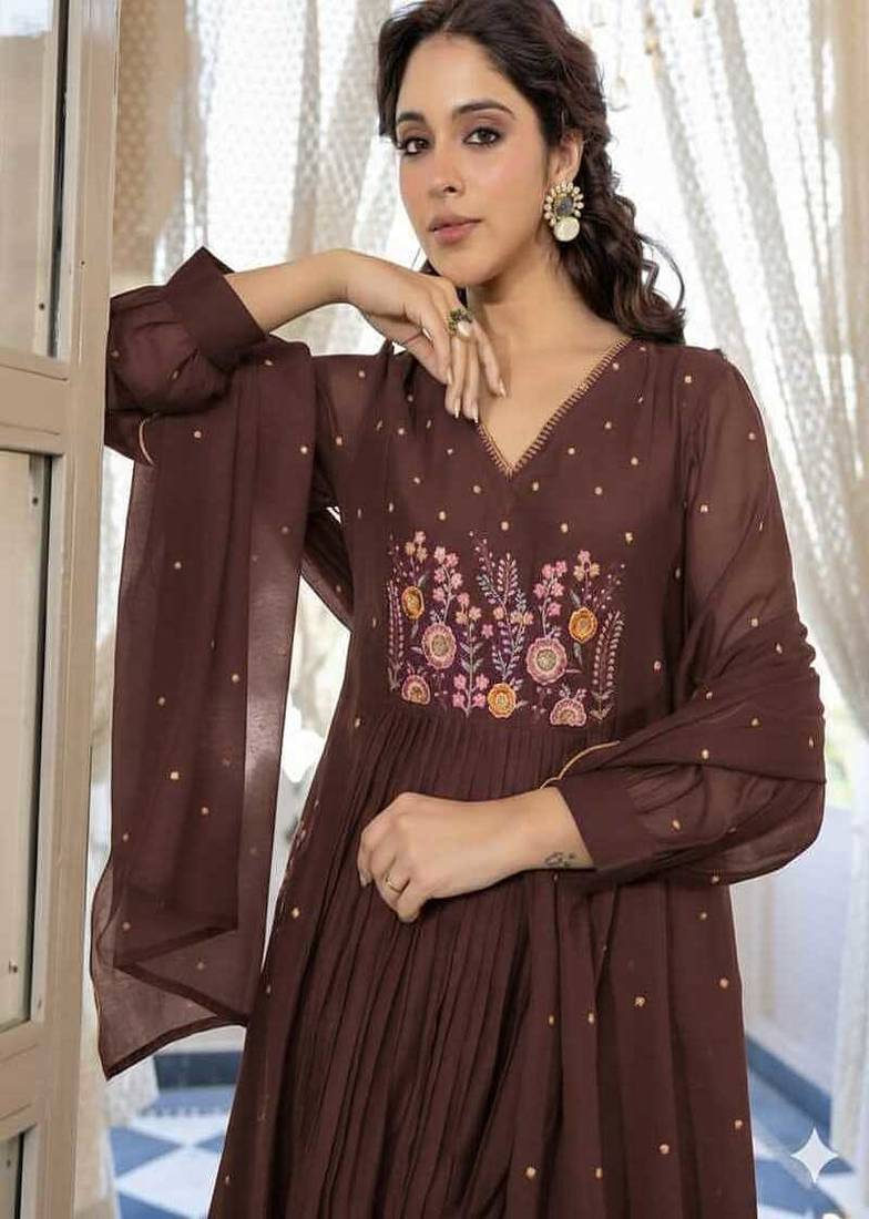 Floral embroidered v neck pure cotton kurta trosuer & dupatta set