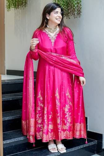 Floral embroidered v neck silk kurta trosuer & dupatta set