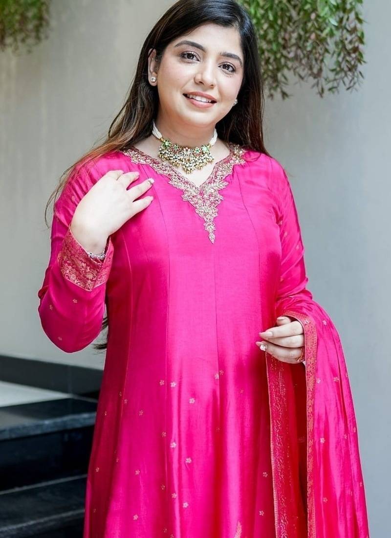 Floral embroidered v neck silk kurta trosuer & dupatta set