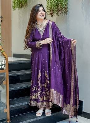 Floral embroidered v neck silk blend kurta trosuer & dupatta set 1
